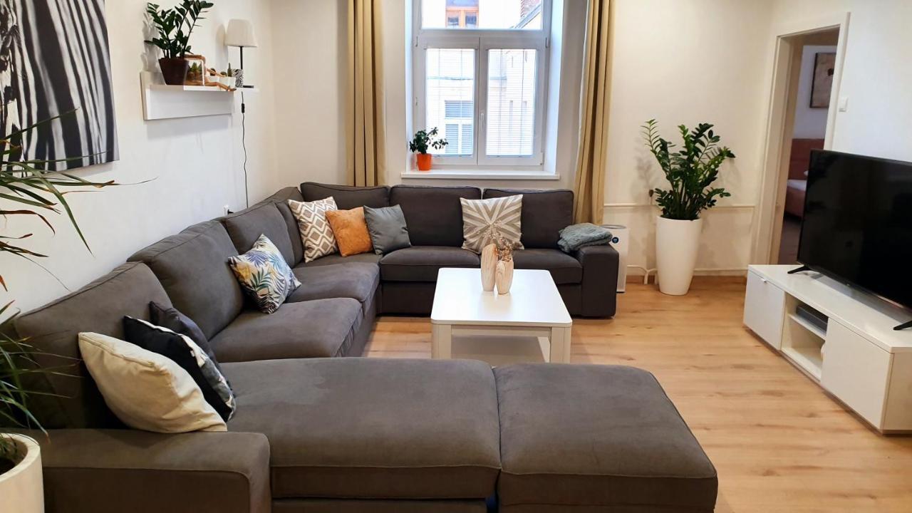 Le Monde Apartment Bratislava - Amazing 5Bdr In Downtown Exterior foto