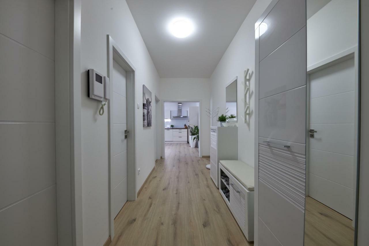Le Monde Apartment Bratislava - Amazing 5Bdr In Downtown Exterior foto